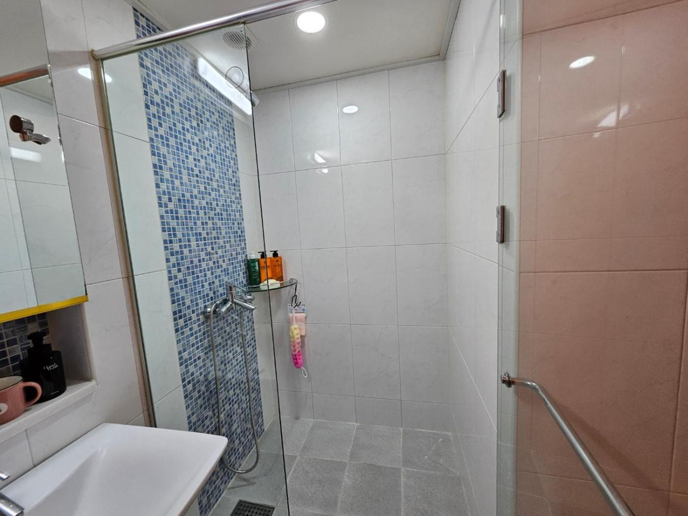 Gangnam Yeoksam Station Full-option Remodeling New House Holiday home Seoul